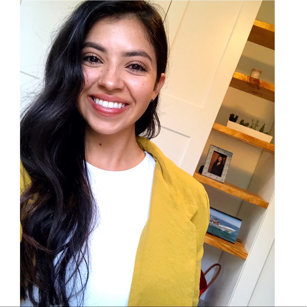 Meet your Posher, Julieth